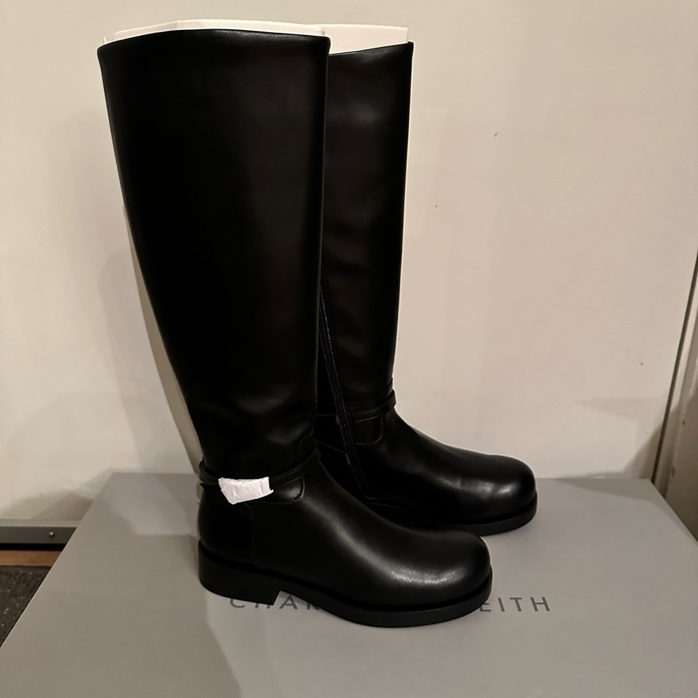 Charles & Keith Belted Knee-High Boots - Black (size 7) - Picture 10 of 11